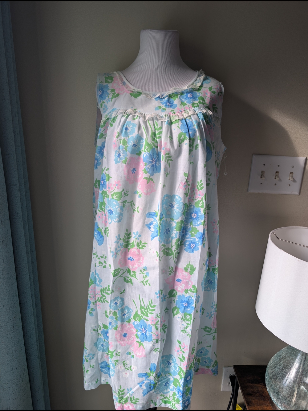 Dreamy vintage pastel floral grannycore house dress